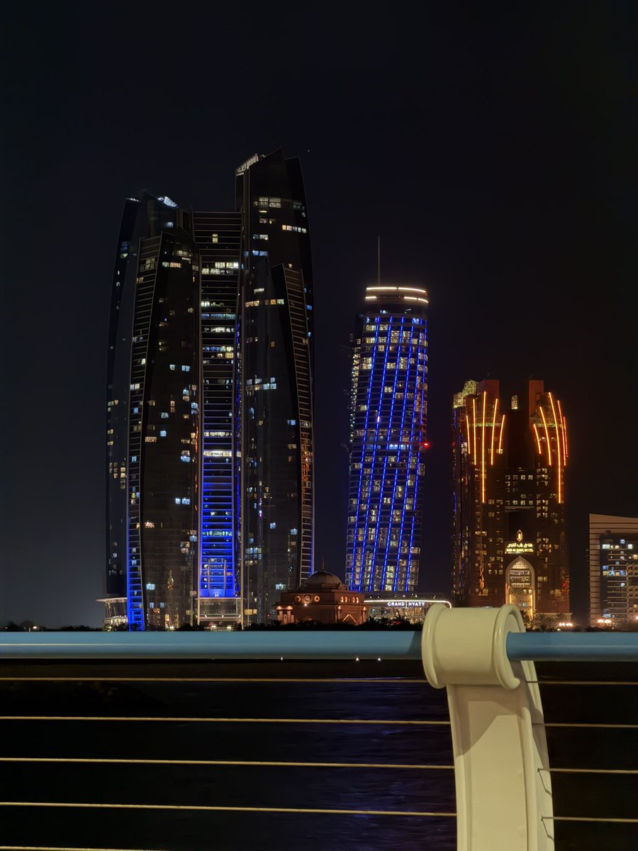 ADChxs7896's tweet photo. Abu Dhabi https://t.co/B84MwC4rE8