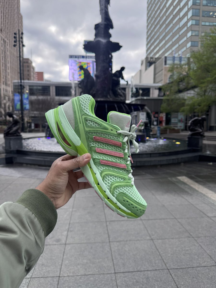 Hass | My First Kicks tweet media