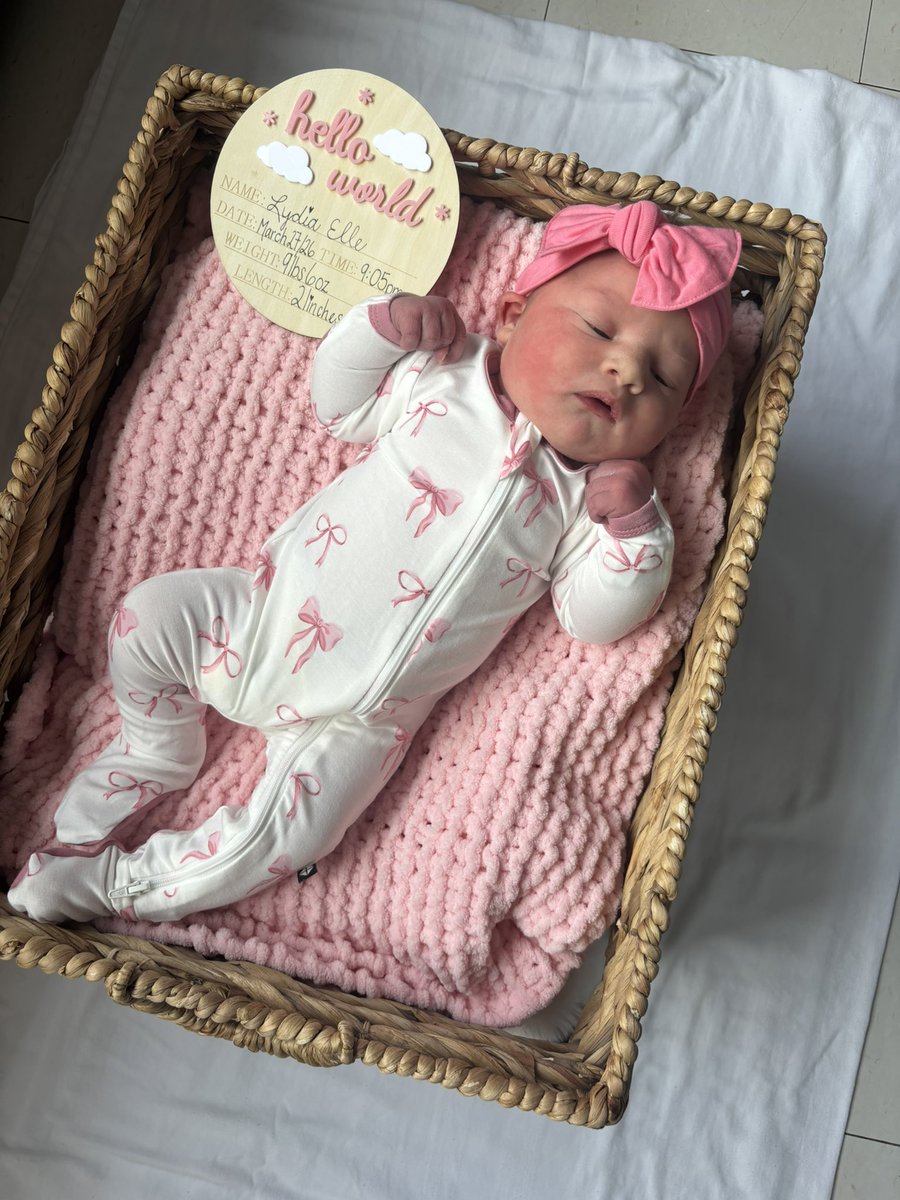 Ronnie Hennessey tweet media