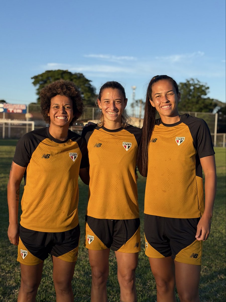 SaoPauloFC_Fem's tweet photo. 🔛 Nossas mineiras já estão prontas para o treino em Sete Lagoas (MG).

📸 Aline Fiuza / São Paulo FC

#FutebolFemininoTricolor
#VamosSãoPaulo 🇾🇪 https://t.co/OsR5E8xBX5
