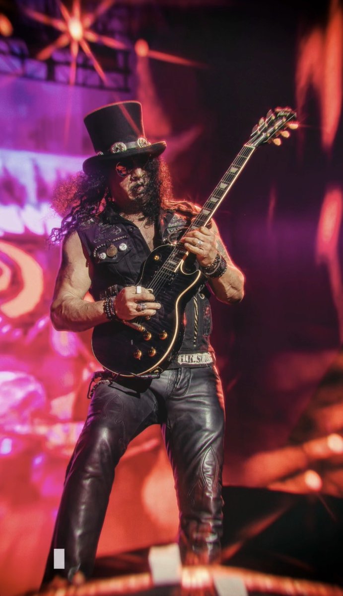 Slash World tweet media