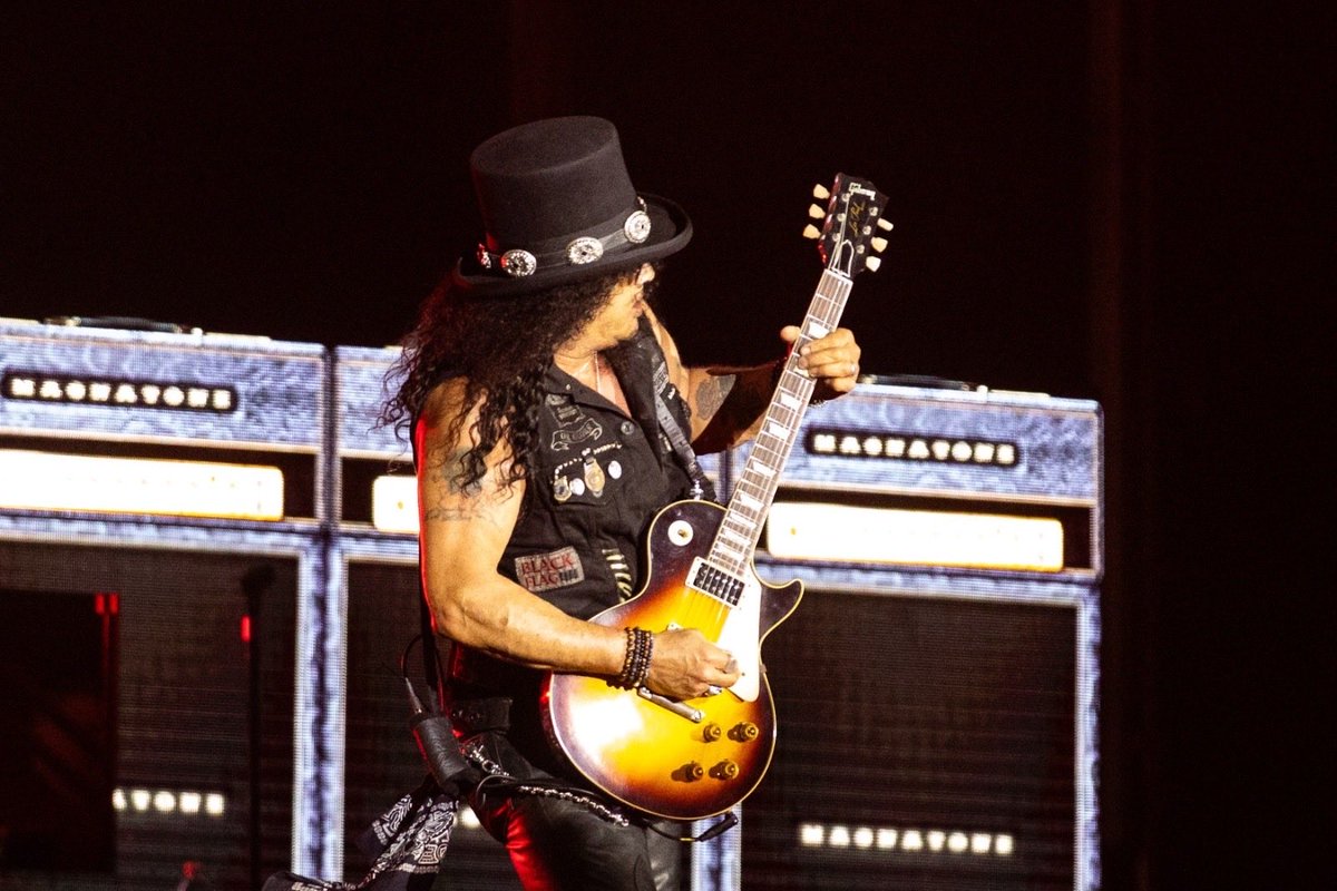 Slash World tweet media