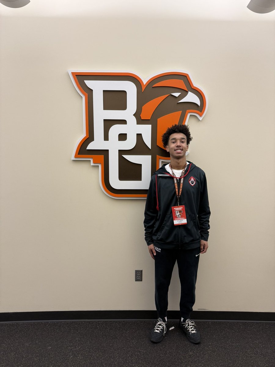 jacecaptain2's tweet photo. Had an amazing time @BG_Football. Was great to be there! Thanks for having me!
@EddieGeorge2727 @CamdenDietz @SMcCourt12 @CoachMcNutt https://t.co/CvTv8a2x7G