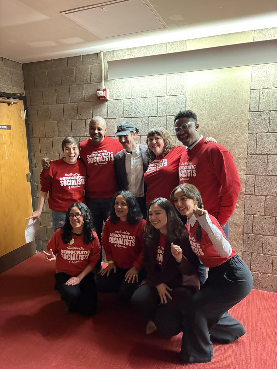 Claire Valdez tweet media