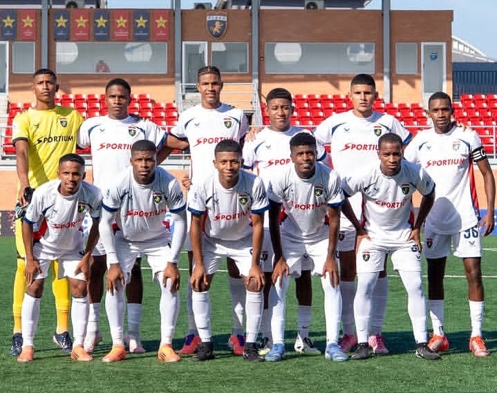 ArrochaAbraham's tweet photo. En Liga Prom le he dado seguimiento al portero del @cdplazaamador

Elías Lozano
Categoría 2007
1.84M (aprox)
Este torneo 5 Partidos
3 Arcos en 0
2 Goles en Contra
Buenas Reacción, buen juego aéreo y seguridad

@fepafut tiene las condiciones para entrar en proceso sub-20

#DatoAA https://t.co/AnkJwnTYXP