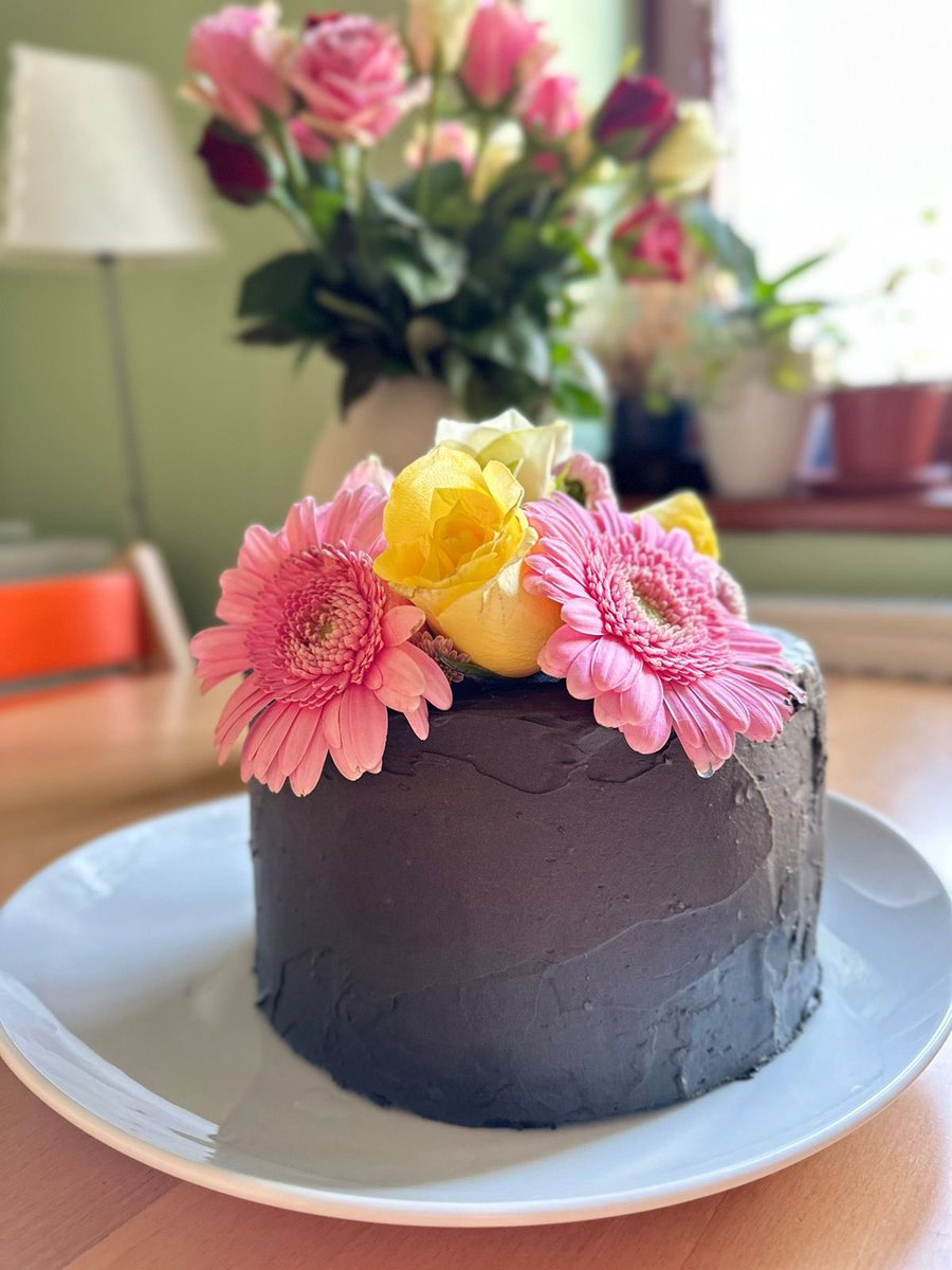 жінка в позиції жерти tweet media