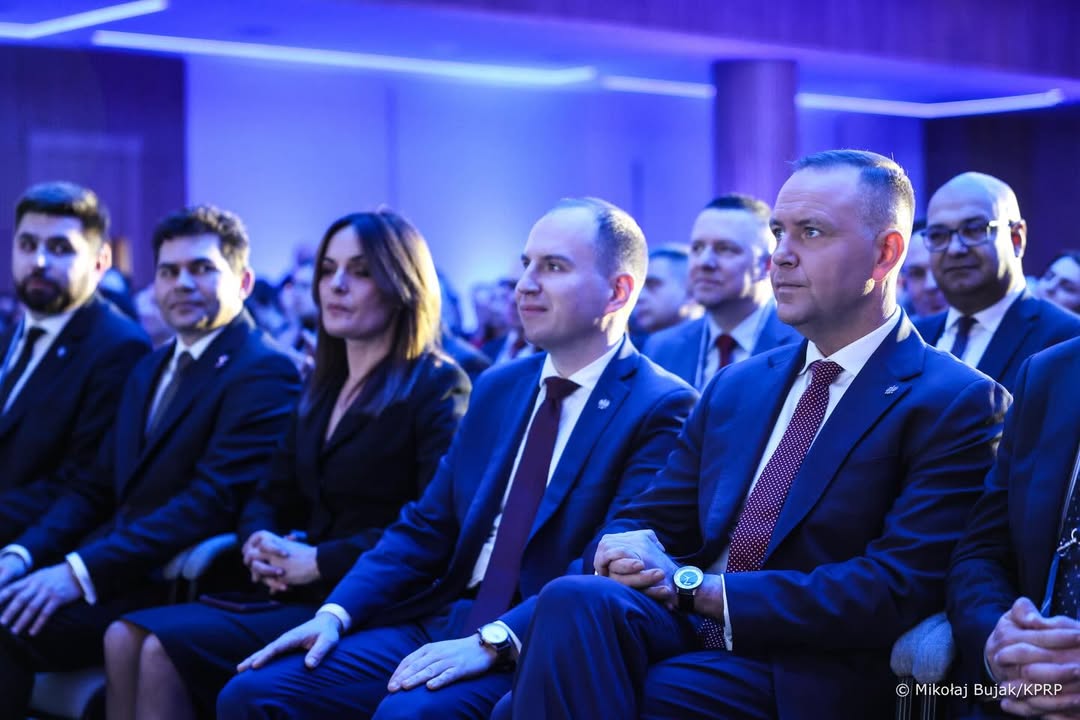 Damian Borek tweet media