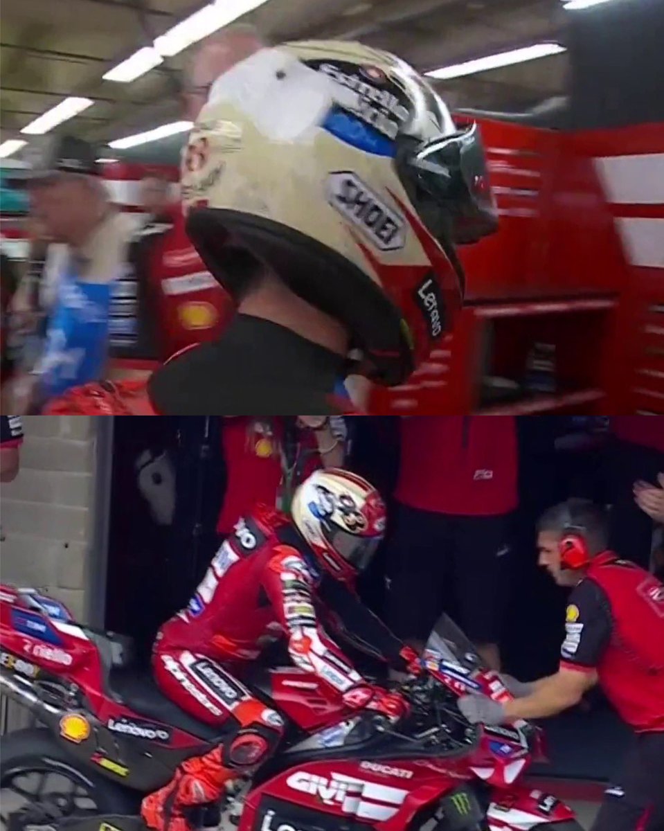 everythingmrace's tweet photo. Looks like Marc Marquez’s helmet is missing the rear aero 🤔

#MotoGP https://t.co/RkjyJK2LUm