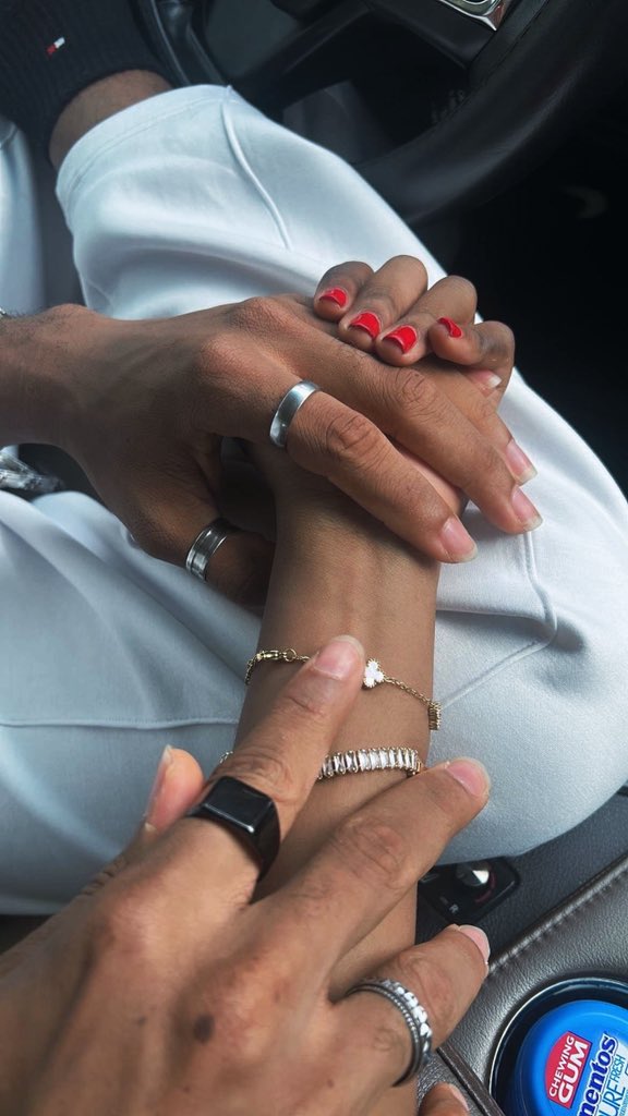 Nipherme tweet media