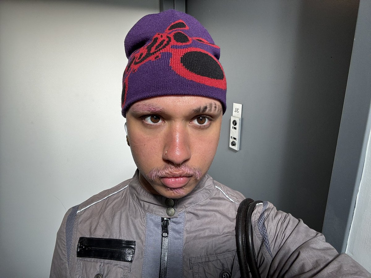 flo willie tweet media