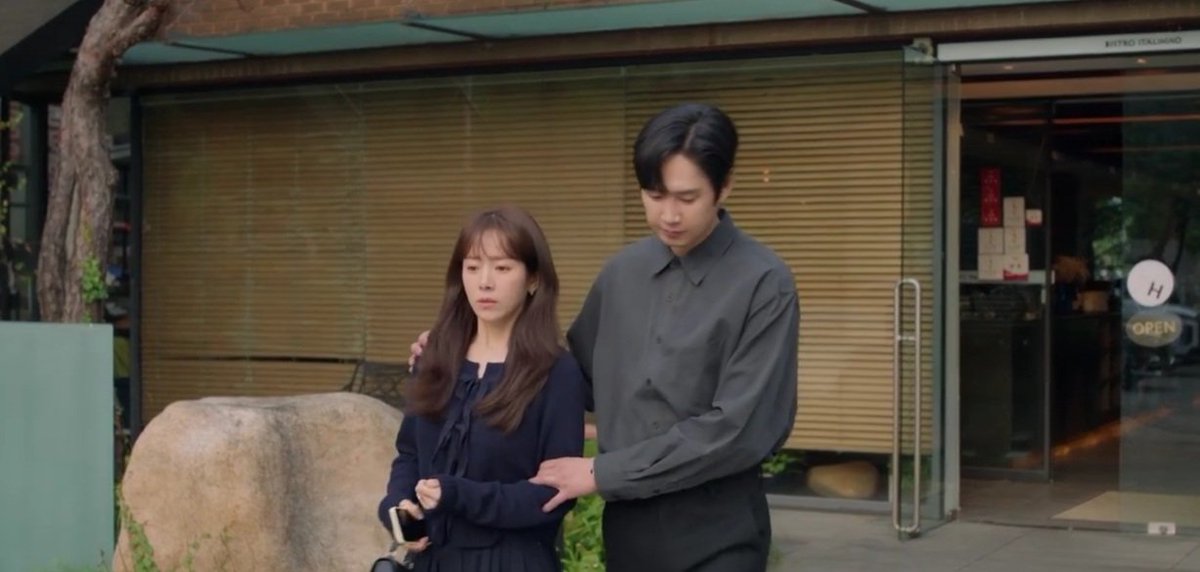 fromthescenes's tweet photo. ohh.. taeseop is really being a good bf to uiyeong 😣💯
#ThePracticalGuideToLoveEp10
#ThePracticalGuideToLove https://t.co/uVvPERn34s