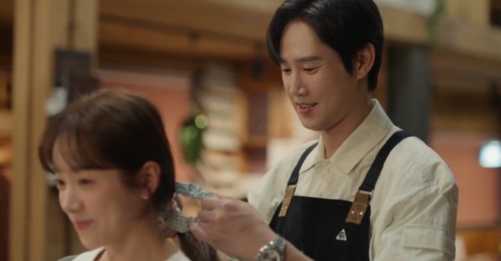 fromthescenes's tweet photo. ohh.. taeseop is really being a good bf to uiyeong 😣💯
#ThePracticalGuideToLoveEp10
#ThePracticalGuideToLove https://t.co/uVvPERn34s