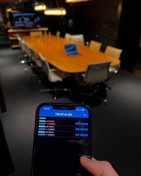 dovyfx32's tweet photo. I'm always on the move finding the next multi million dollar trading opportunity.. the Forex market never sleeps. https://t.co/Nm2WJntKjA
