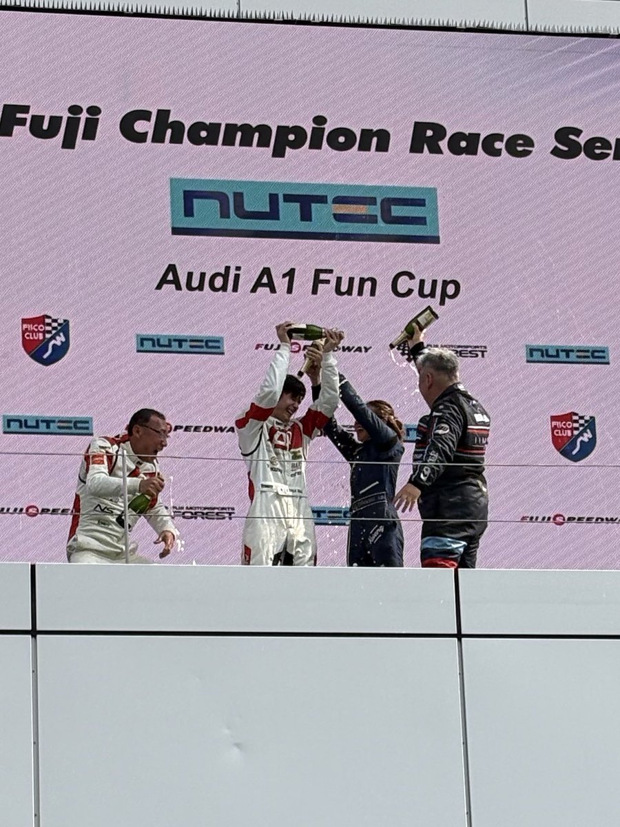 Pista racing-sim tweet media