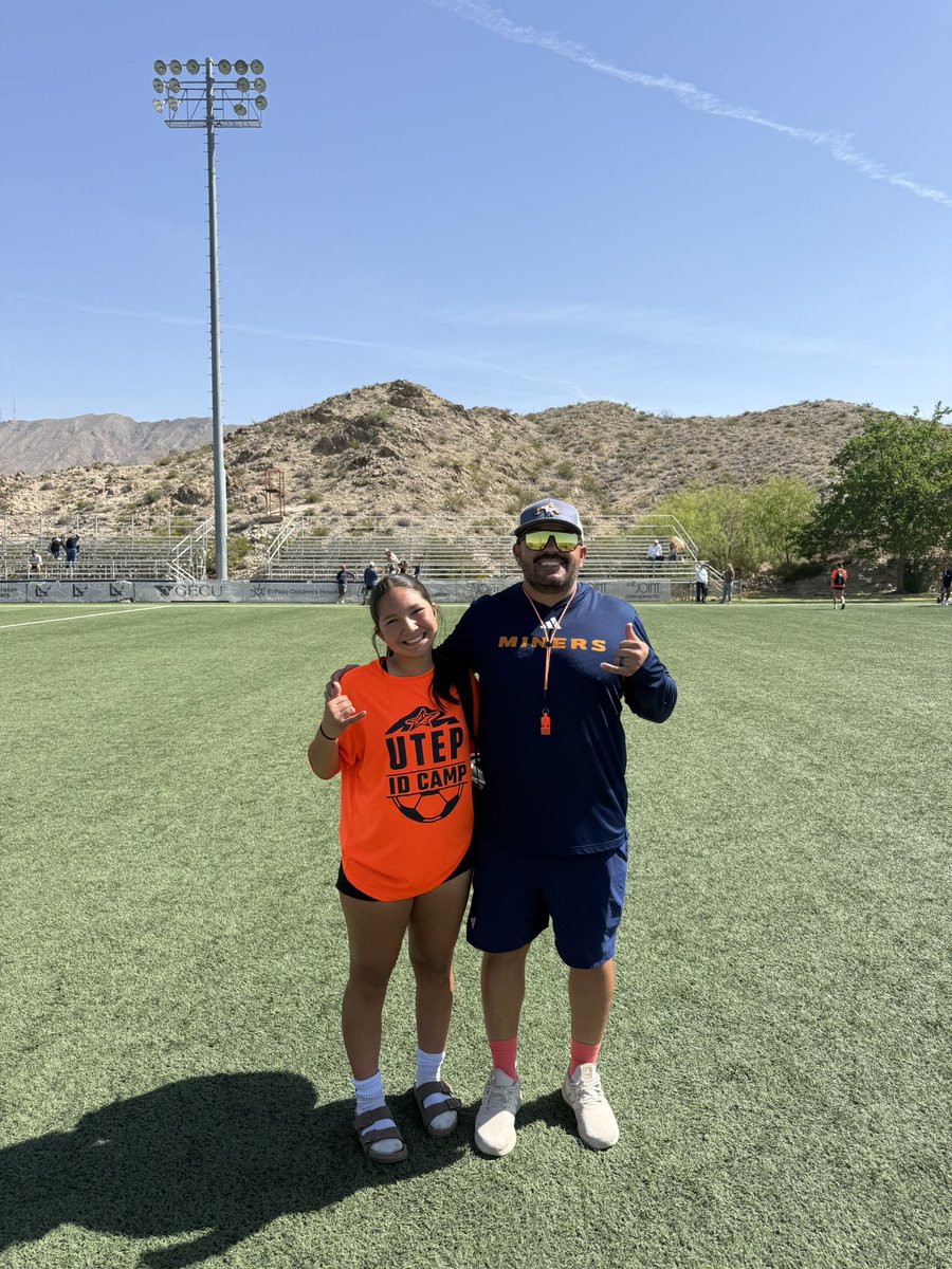 AnabelleG03's tweet photo. Thank you Coach Gibbs for an amazing Camp!!#Soccer #UtepMinersGirlsSoccer⚽️
@Prep1USA @GirlssoccerRams https://t.co/mpvetzltbx