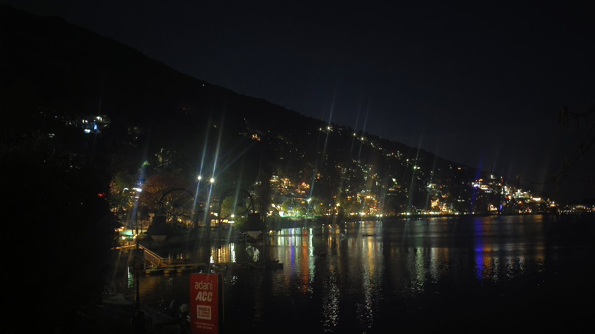 alexalphaio's tweet photo. Sometimes, all you need is silence, shimmering water, and city lights ✨🌊

Tonight felt calm, peaceful, and a little magical.
Every reflection tells a story… 💫

#NightVibes #PeacefulMoments #LakeView #Serenity https://t.co/0Mc7AUybhc