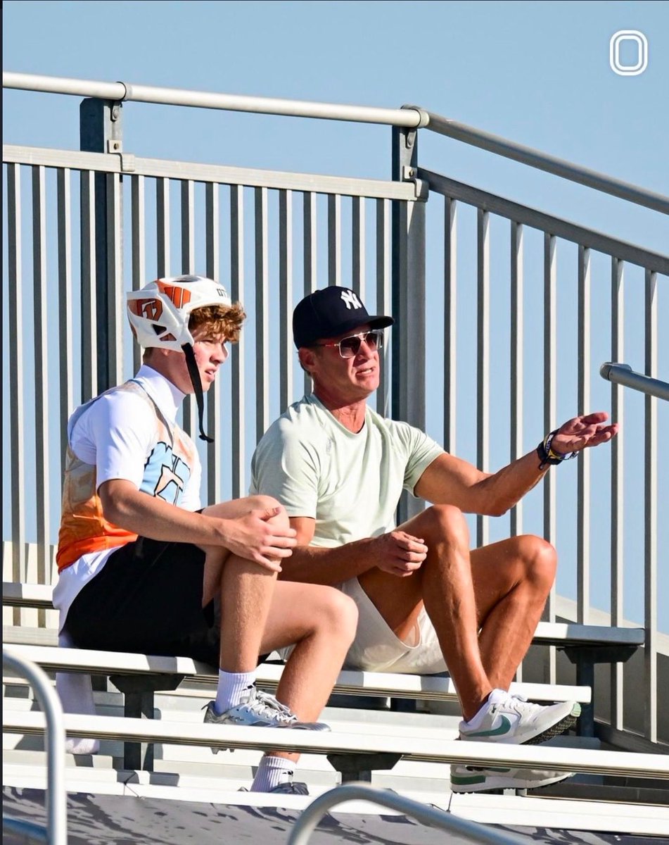 Lane_Kiffin's tweet photo. Hi Pops 💜 https://t.co/dQ9QEzMA6p