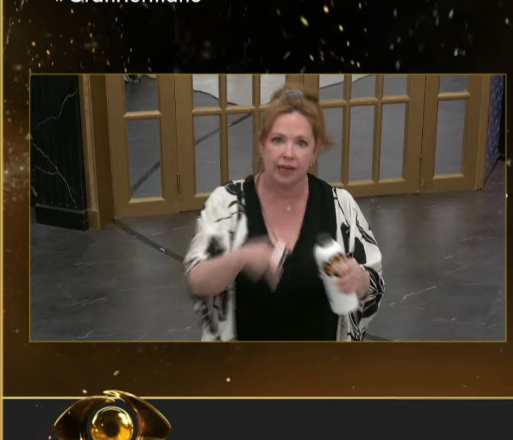 Dice la chorra que a ella nunca nadie la mantuvo. Claro, ella solo se quedó con millones del estado. 

Hashtag GENTE QUE VE TELENOVELAS