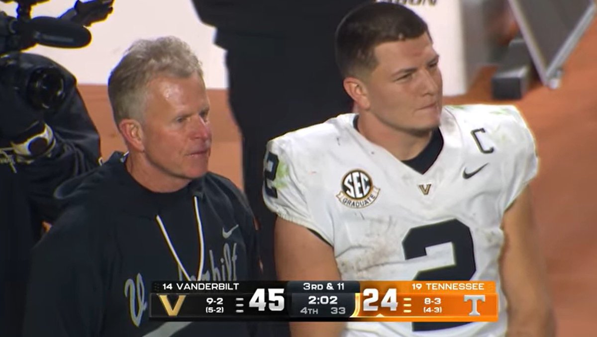 FlyingKnees27 tweet media