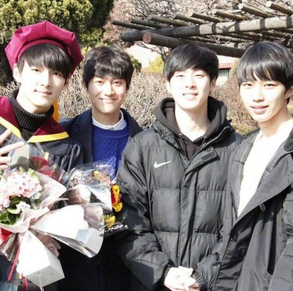 헬노우 tweet media