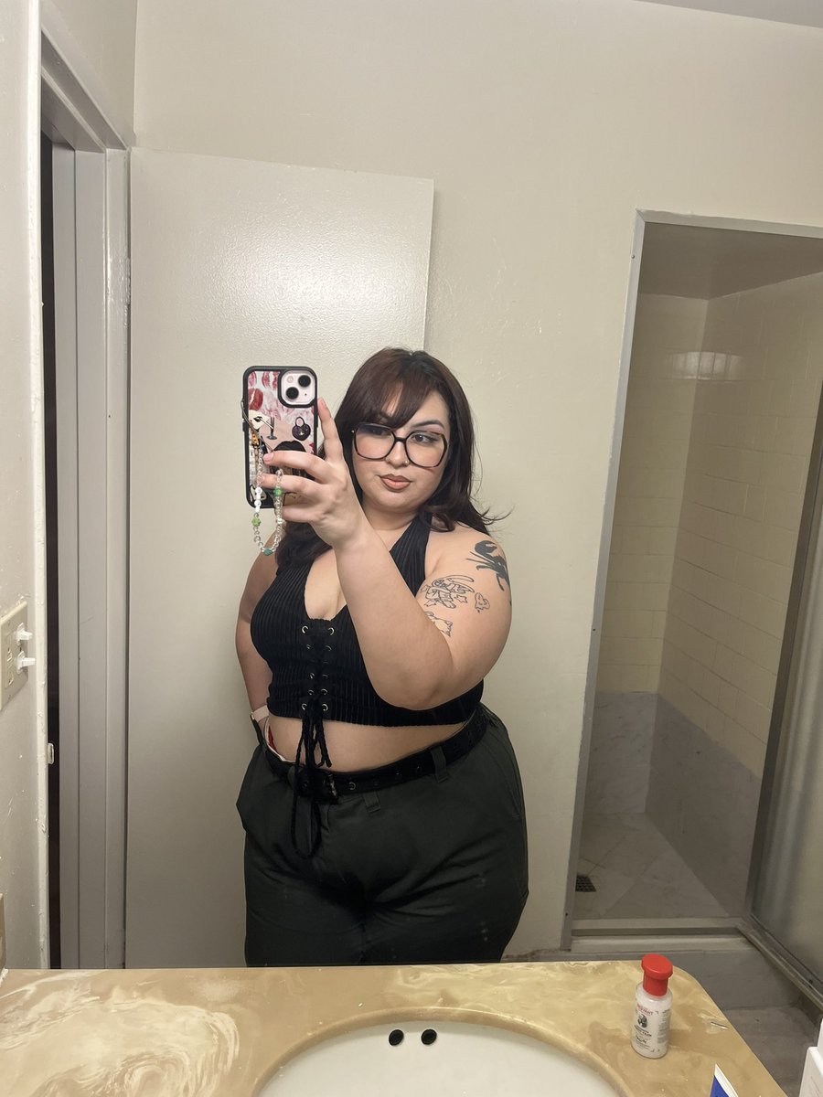 B e t h ‎ tweet media