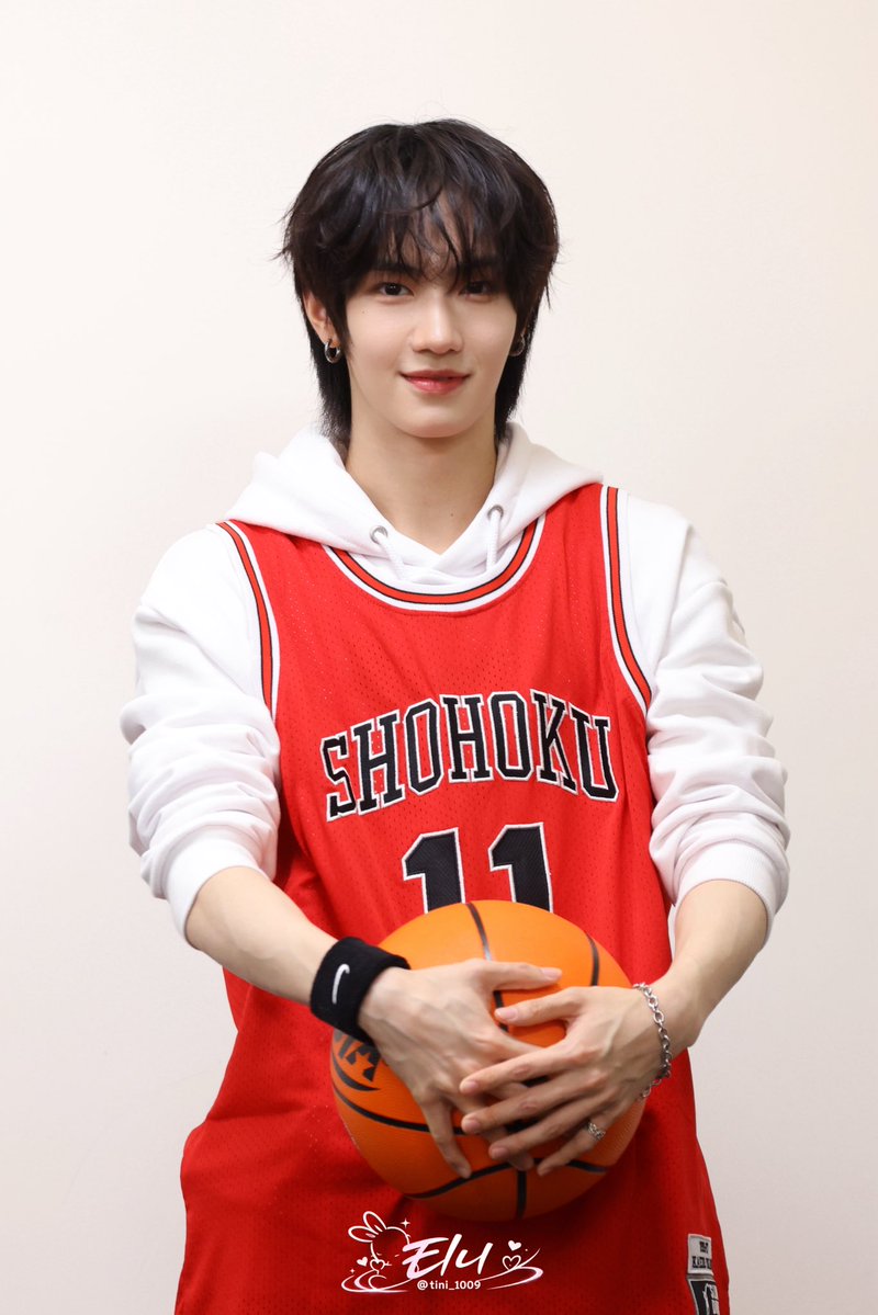 티니🐰 tweet media