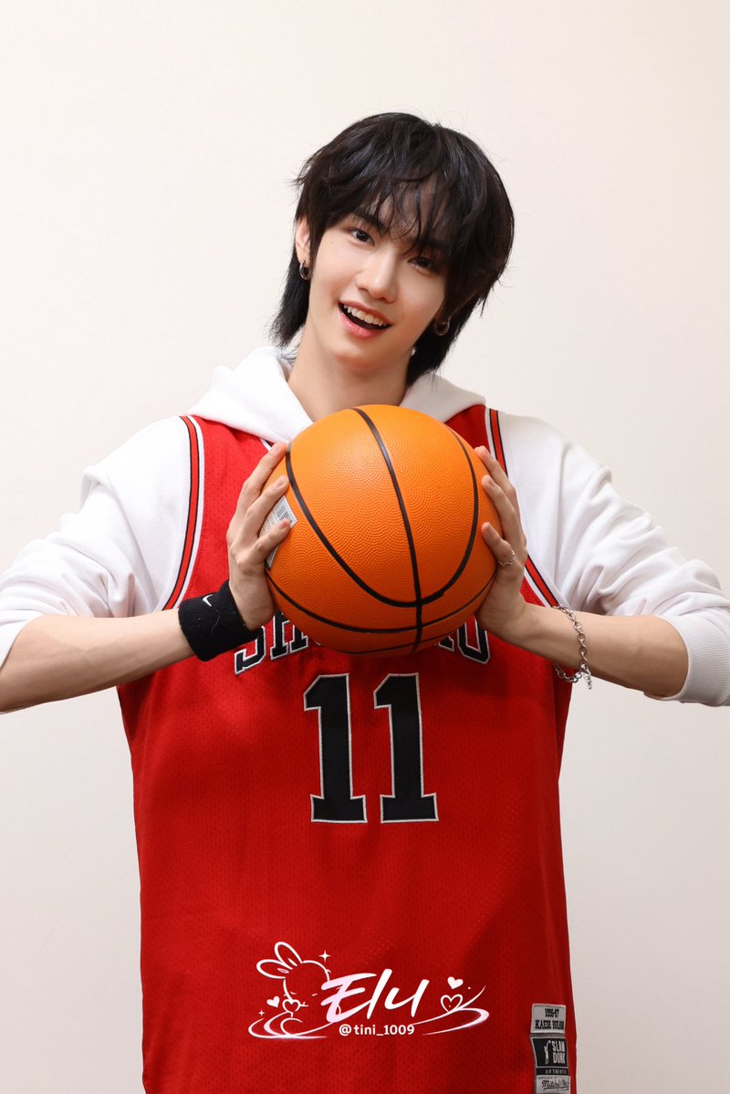 티니🐰 tweet media