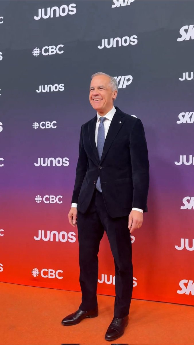 Canada Roast tweet media