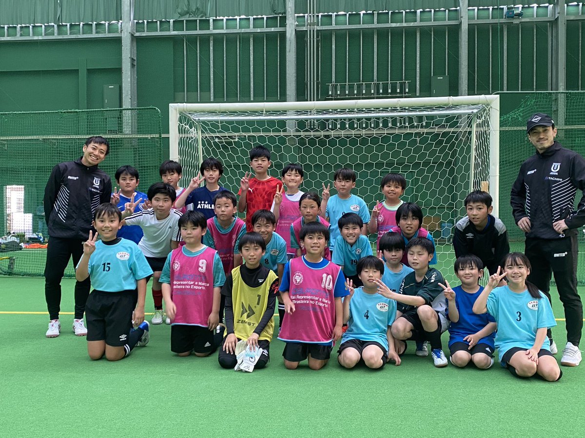 tachikawa_athle's tweet photo. 🔵活動報告🔵
先日、鹿児島県のAZVERT SATSUMASENDAIにて、4番 #横山巧 選手と 8番 #青大祐 選手がフットサルクリニックを行いました⚽
また、kodama farmsで稲の種植えも🌾
収穫後は、アスレのホームゲーム会場での展開も企画中…✍️
乞うご期待✨
ありがとうございました🙌 https://t.co/KJmCvFfpOS