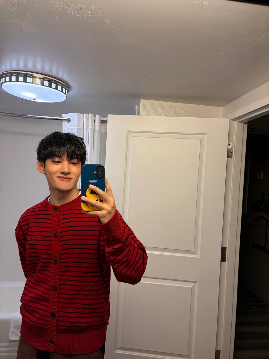 Kpopmap's tweet image. ❤️ Boyfriend material mirror pics

#NATHAN #네이슨 #1VERSE #유니버스