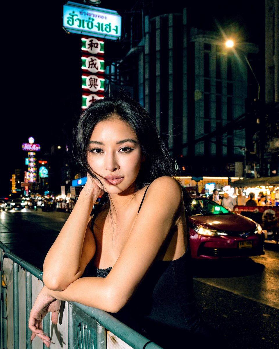 crazyychipmunk's tweet photo. She moves different after dark 🌙 https://t.co/TjOejCpUl7