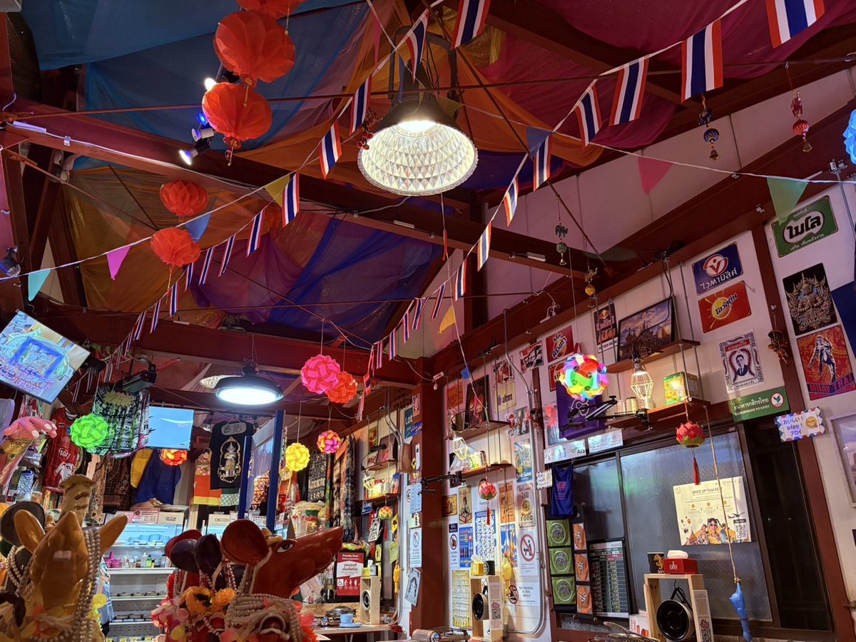 KeNT19871108's tweet photo. タイの焼肉、ムーガタって言うらしいです🇹🇭 https://t.co/fcUSoStBGF