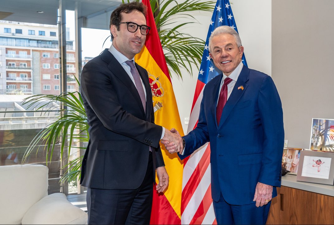 m c menéndez gil🧉 tweet media