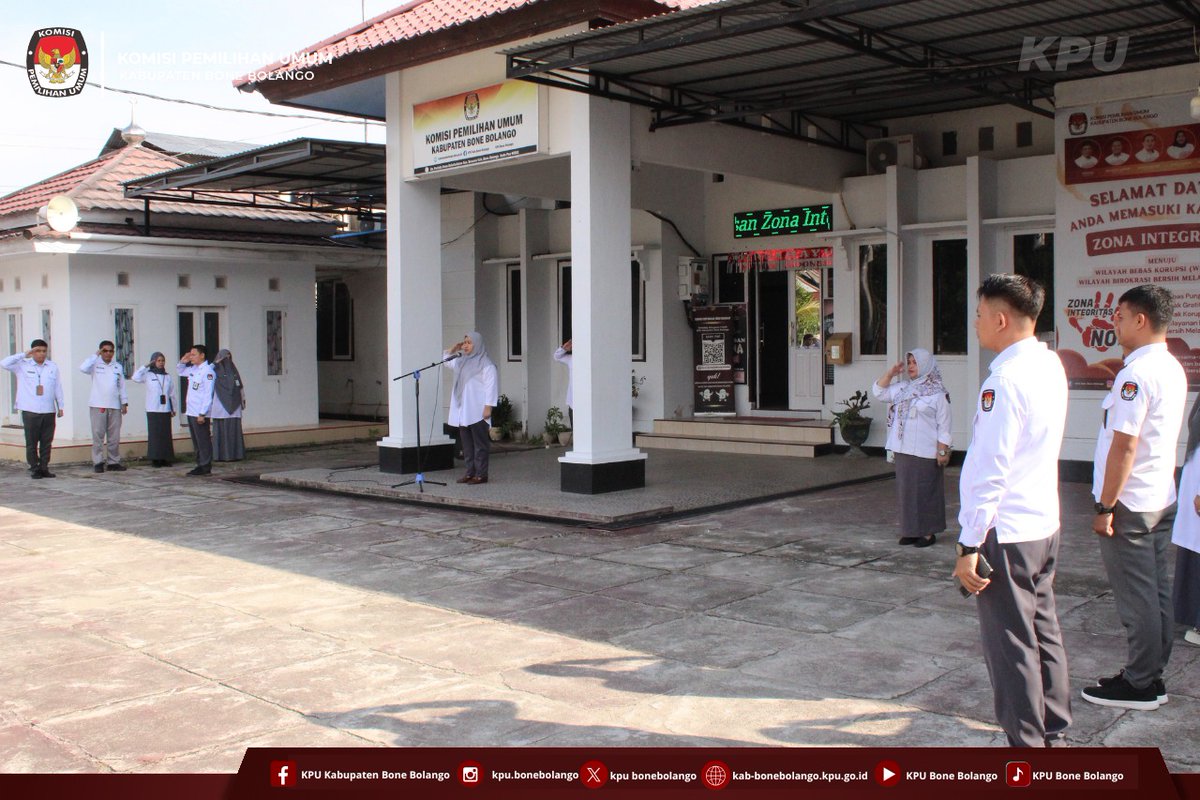 BonebolangoKpu's tweet photo. #TemanPemilih,

Senin (30/03/2026), KPU Kabupaten Bone Bolango melaksanakan Apel Pagi yang berlangsung di halaman kantor KPU. Apel pagi ini dipimpin langsung oleh Ketua KPU Bone Bolango Sutenty Lamuhu. 

#KPUMelayani https://t.co/C5BLcjL4wP