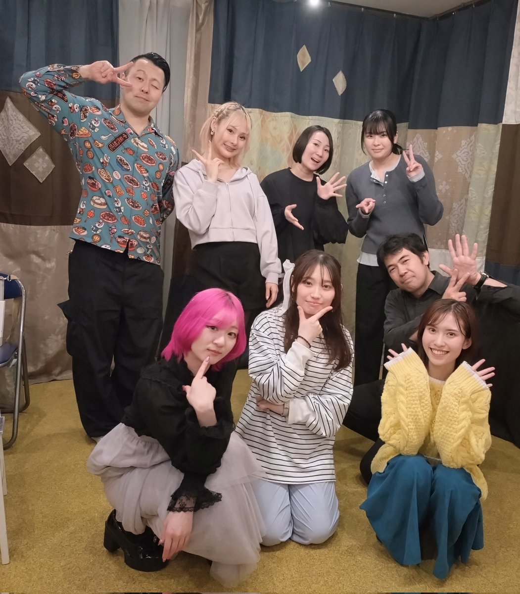 murakami_actor's tweet photo. #ろーまの平日
『#この中に1人台本を知らない役者がいる』

ご来場頂きました皆様、
誠にありがとうございました！💐

台本があっても、なくても、
みんなでストーリーをつくっていく！
というあの時間、あの空間が本当に幸せです☺️

お客様の笑顔も多く嬉しかったです✨️
ありがとうございました😆 https://t.co/CHK4wGBEEV