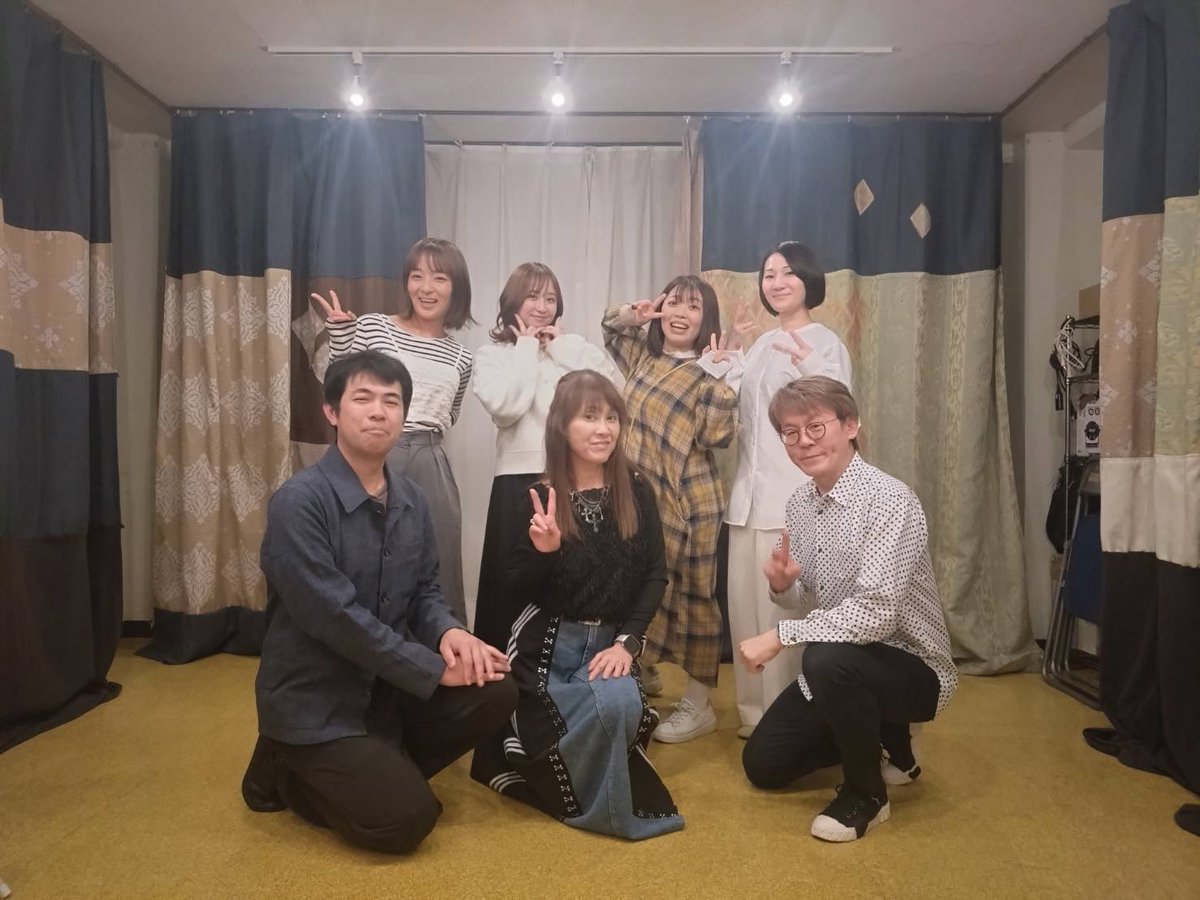 murakami_actor's tweet photo. #ろーまの平日
『#この中に1人台本を知らない役者がいる』

ご来場頂きました皆様、
誠にありがとうございました！💐

台本があっても、なくても、
みんなでストーリーをつくっていく！
というあの時間、あの空間が本当に幸せです☺️

お客様の笑顔も多く嬉しかったです✨️
ありがとうございました😆 https://t.co/CHK4wGBEEV