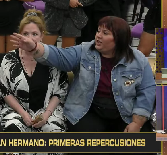 ESTA GORDA SOLO HABLA PARA APUNTAR Y SEÑALAR A LA GENTE

#GranHermano