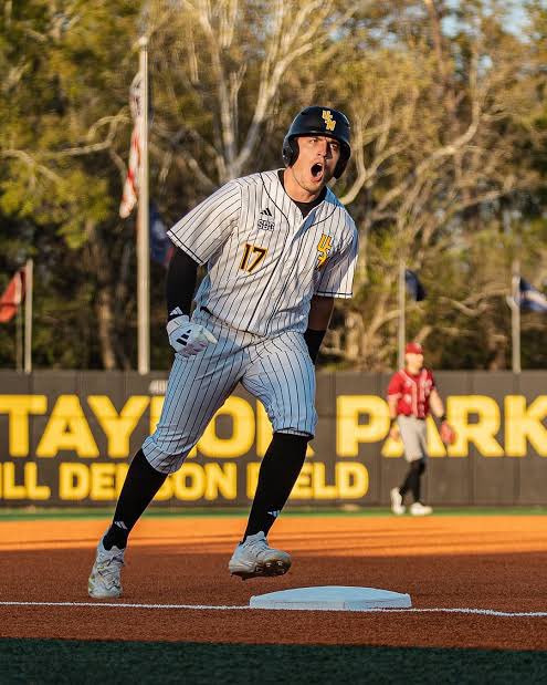 Eagle🦅Ball⚫️🟡⚪️ tweet media