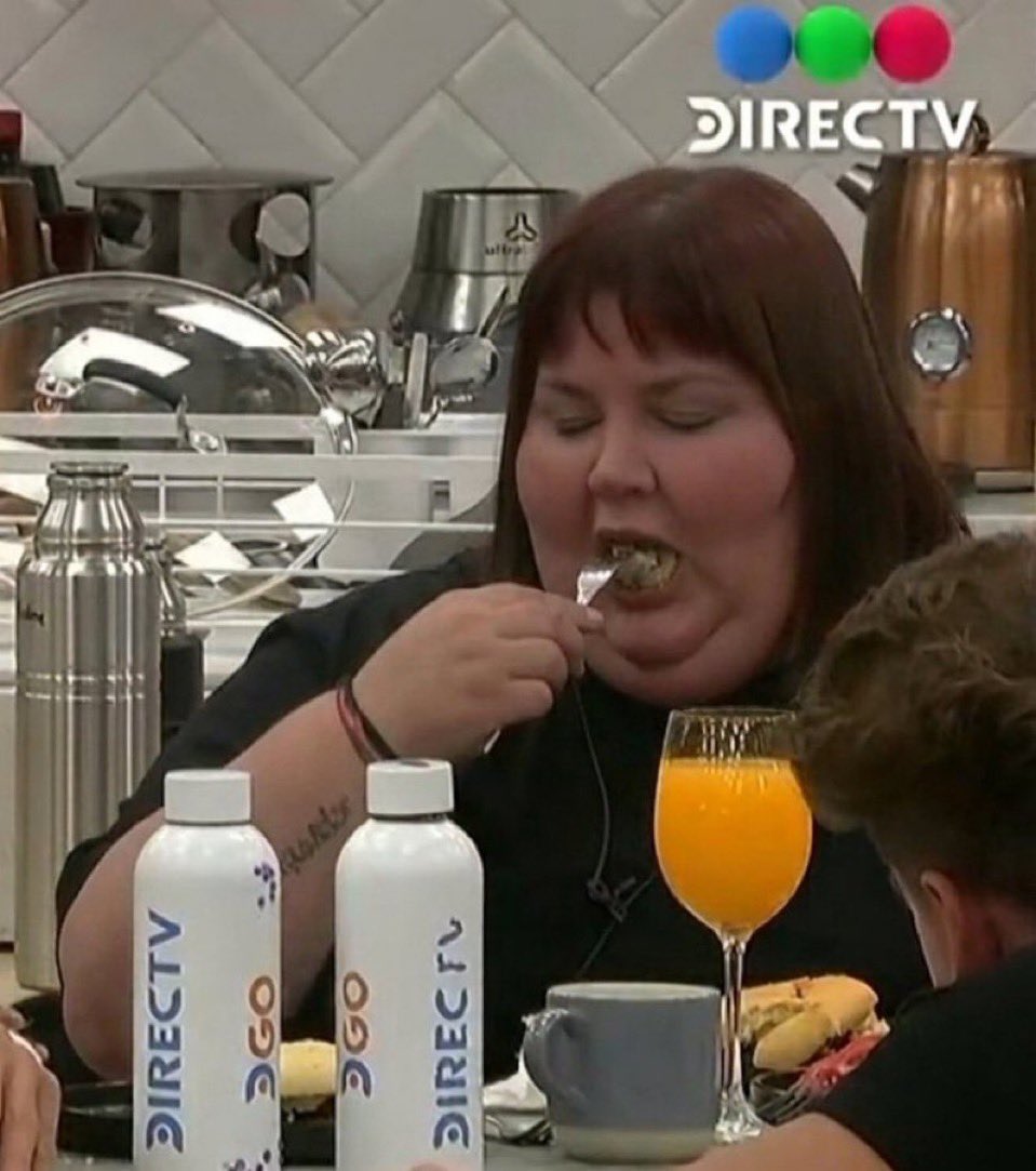 Laura Búfalo tweet media