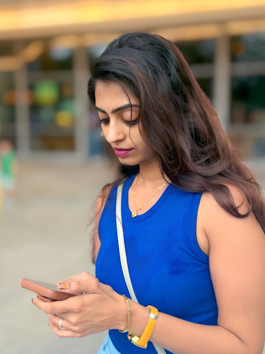 Gkuhasini's tweet photo. Started the day like 😤
Ended it like 💁‍♀️🛍️
real quick transformation
mood change. glow up energy. shopping vibes. soft glam. classy feels. daily moments. style diary https://t.co/aBFMT1lJLm
