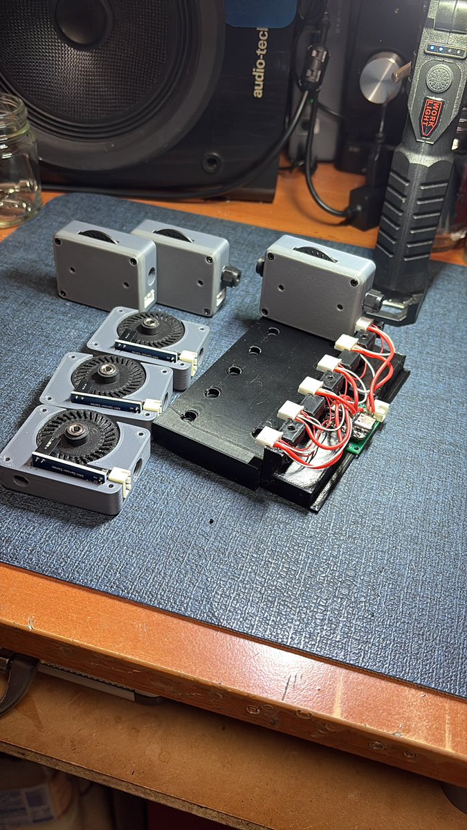 MD311593624's tweet image. stelthchange追加MOD

モーションセンサー 6連
モジュール方式で作ってみました。
MCU化したPR2040へ直結なので USB接続だけでOKです。

#VORON #StelthChanger