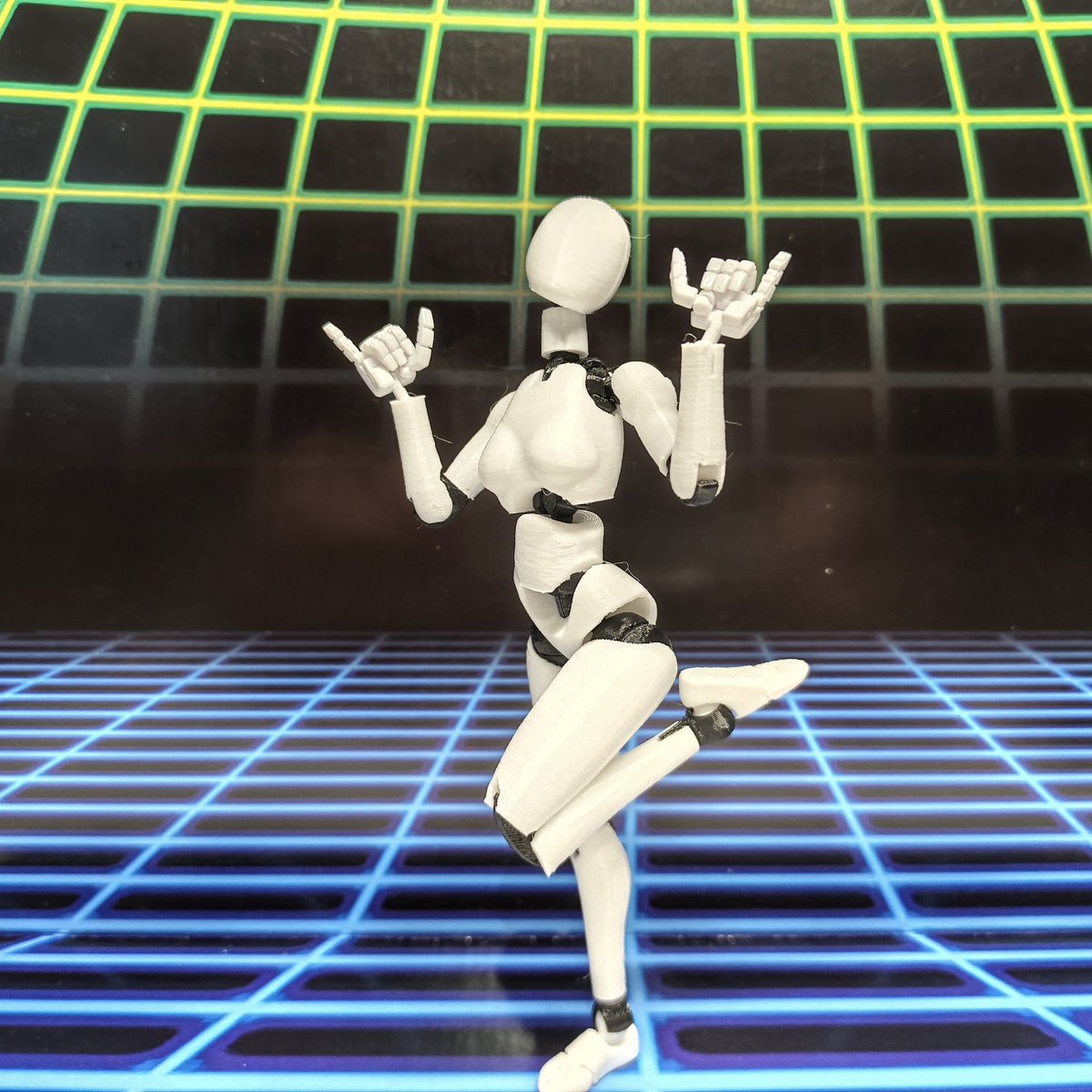 ザラブ萩原 tweet media