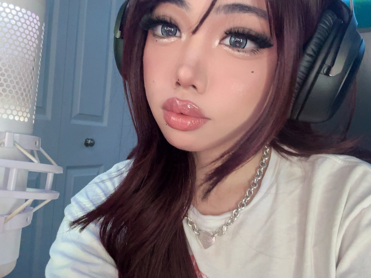 𝓝abee tweet media