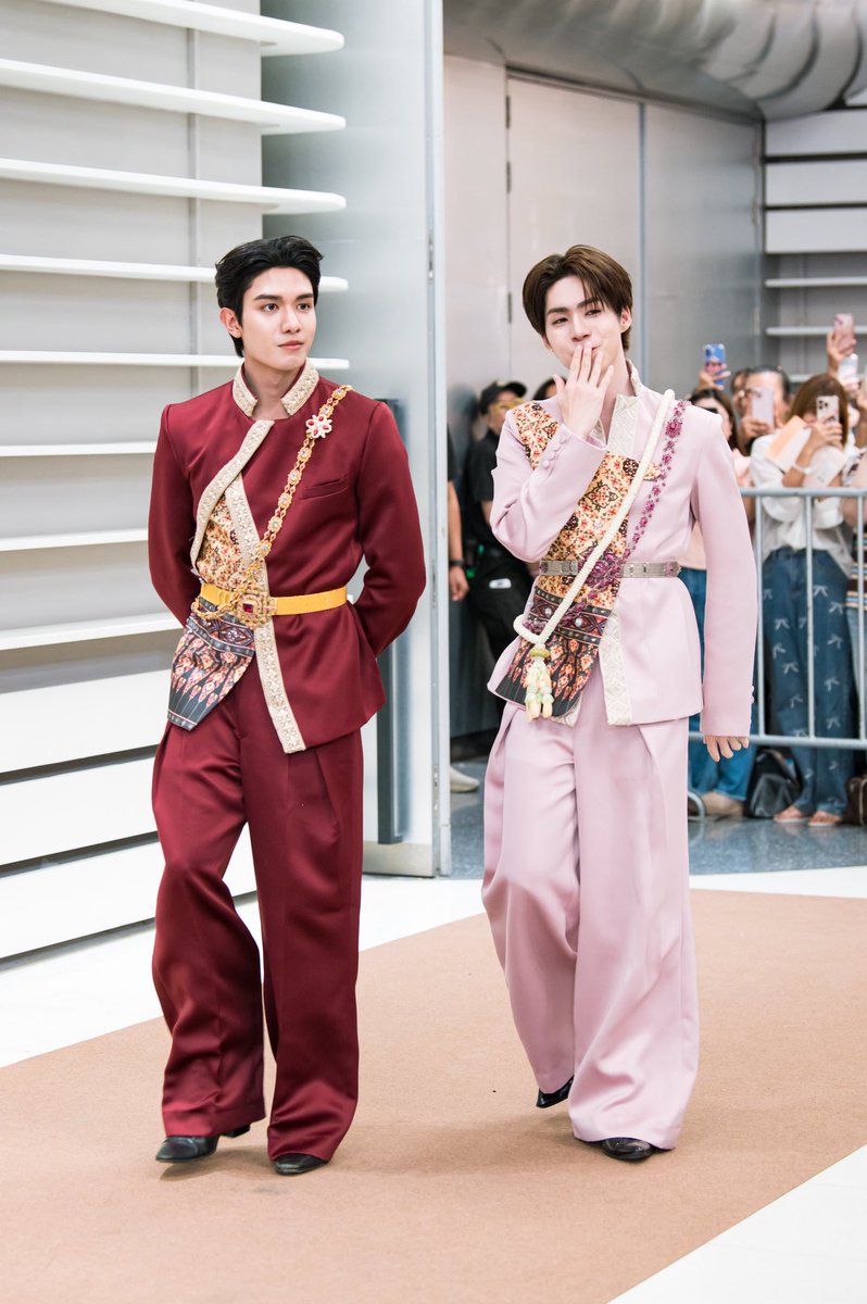 _Hello.98 tweet media