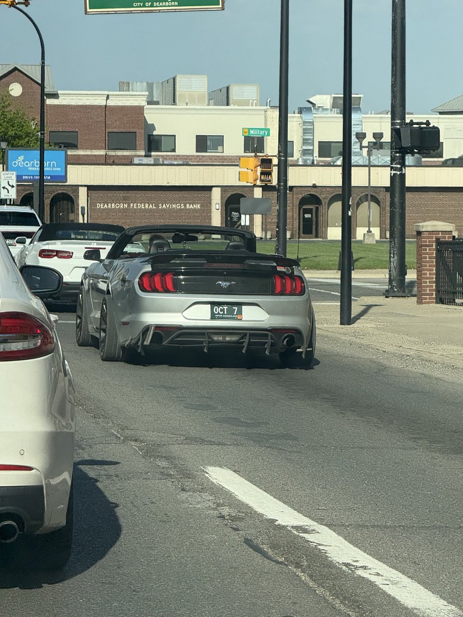 FreakyFermin's tweet photo. Warra license plate. Only in detroit https://t.co/jgoI9yt8bt