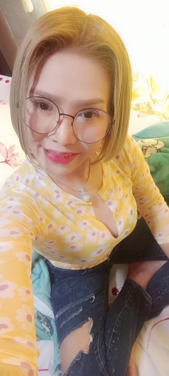 นคร tweet media