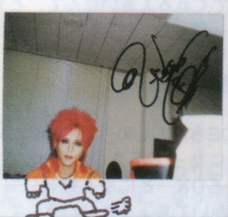 hide daily❤️💛❤️💛 tweet media