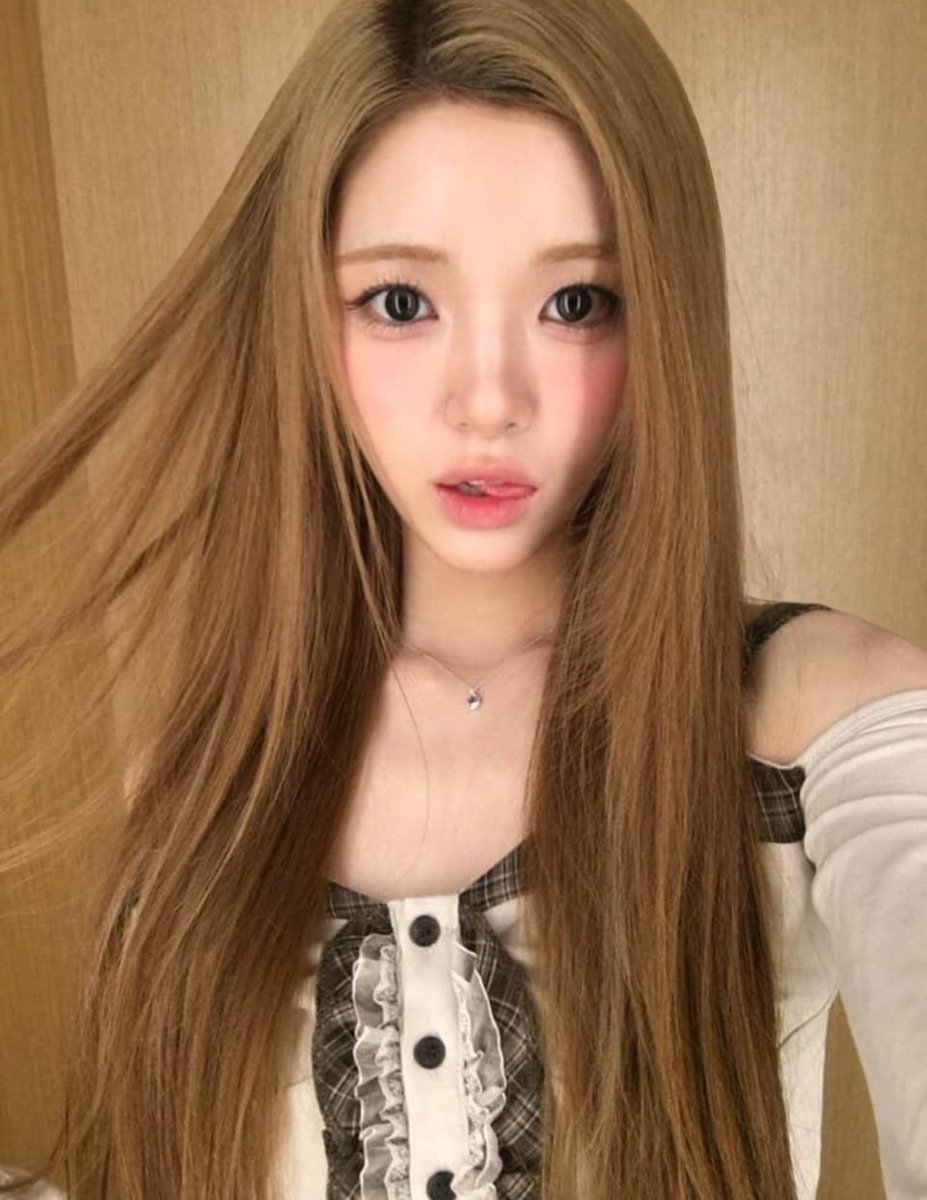 Hearts2Hearts Base tweet media