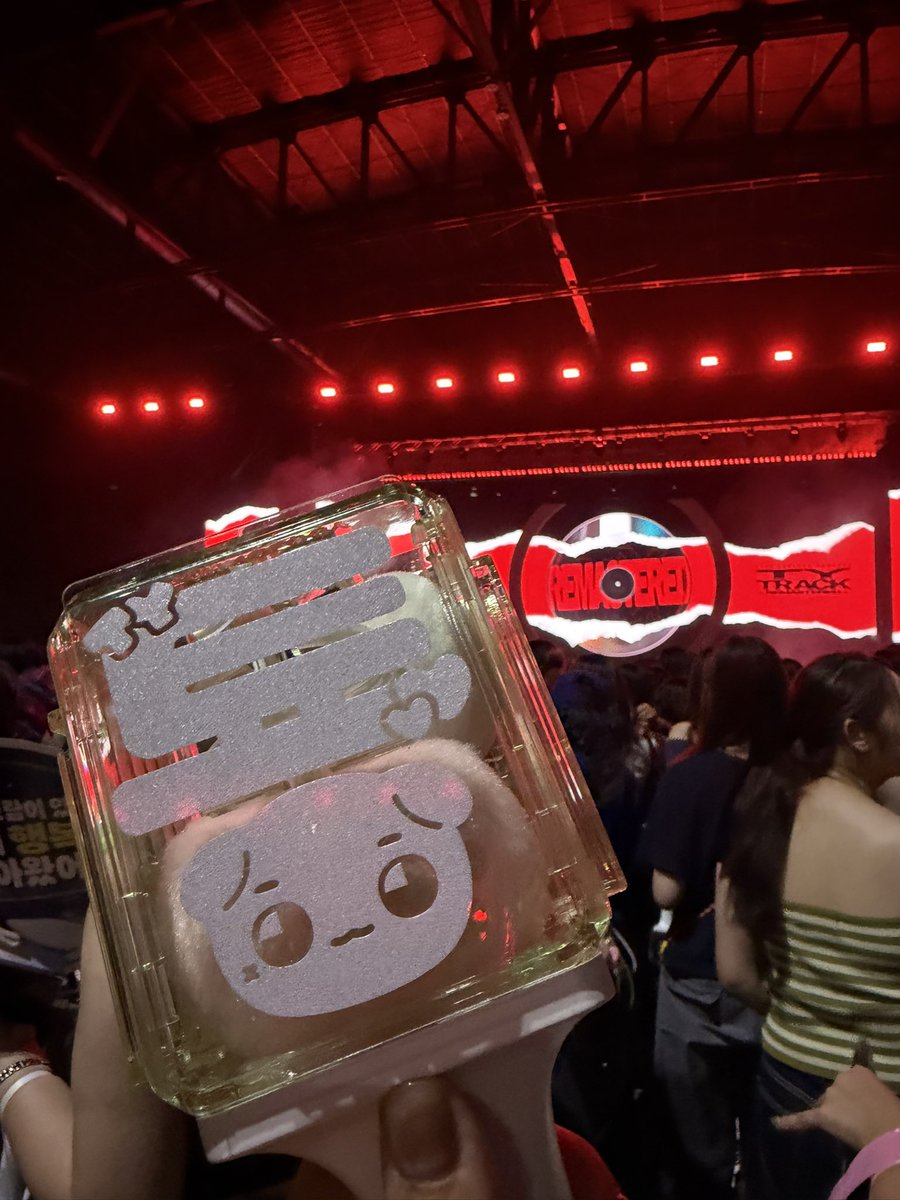 Maybeee123 tweet media