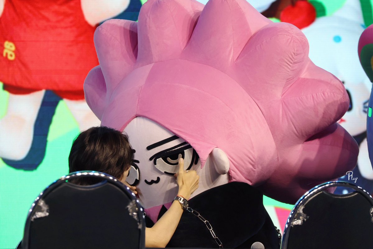 — 𝐏𝐥𝐨𝐲 ツ 🐶🐾🐈⬛✨ tweet media